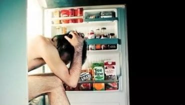 催眠调整贪食症 | 半夜打开冰箱门的人